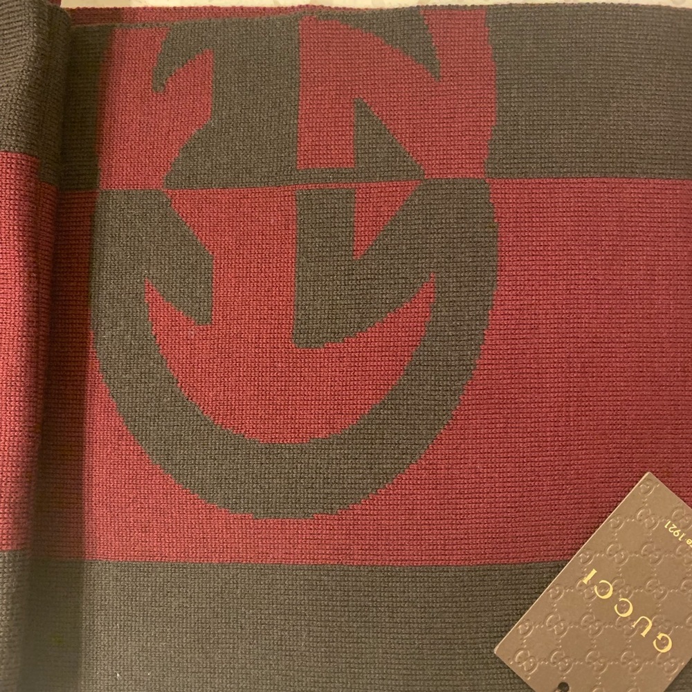 Gucci wool scarf